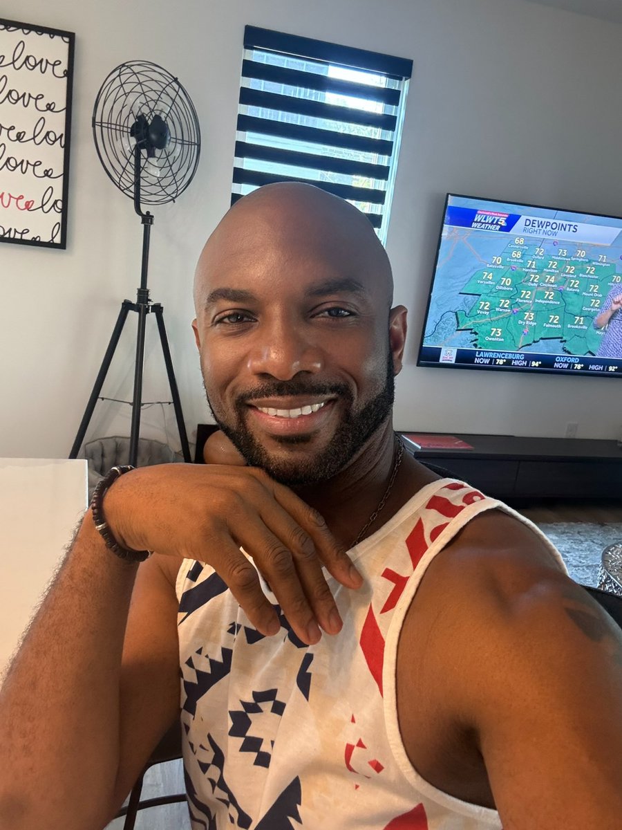 smilingderrick's tweet photo. #SaturdayVibes #Cincinnati https://t.co/duS7Fgm741