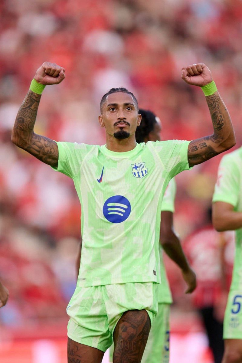 First game. First win 
3 goals bagged 
Clean sheet!!

Drop your handles let’s celebrate this win culers, 💙❤️