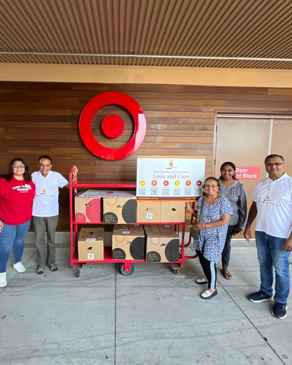 SRLCUSA's tweet photo. 7,800+ meals, 1,100+ school kits, 250+ essentials, senior outreach — 9,100+ lives uplifted.
Special thanks to: @Target, @RMHCNYM, @The_INN, Tri CYA & Soup to Nuts Soup Kitchen!
#SRLC #LongIsland #Community #Service https://t.co/0BW3fWkw02