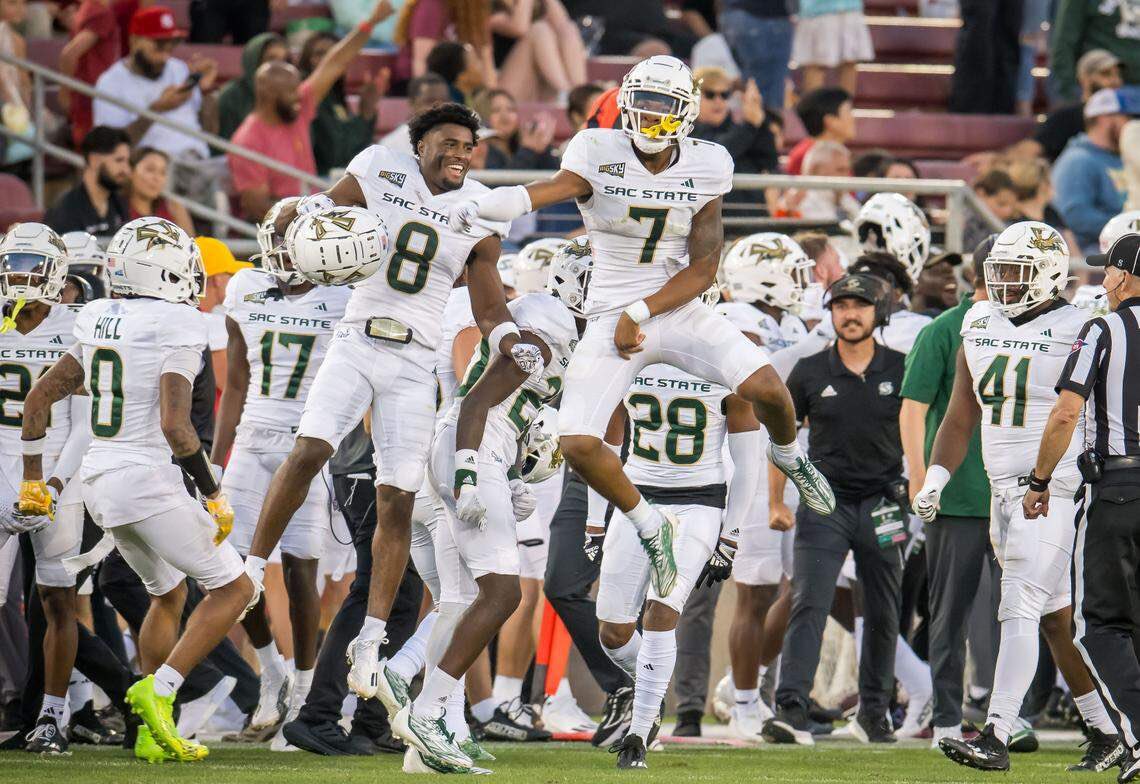 TeyondreC's tweet image. Blessed to receive my Third D1 Offer from SAC STATE #StingersUp