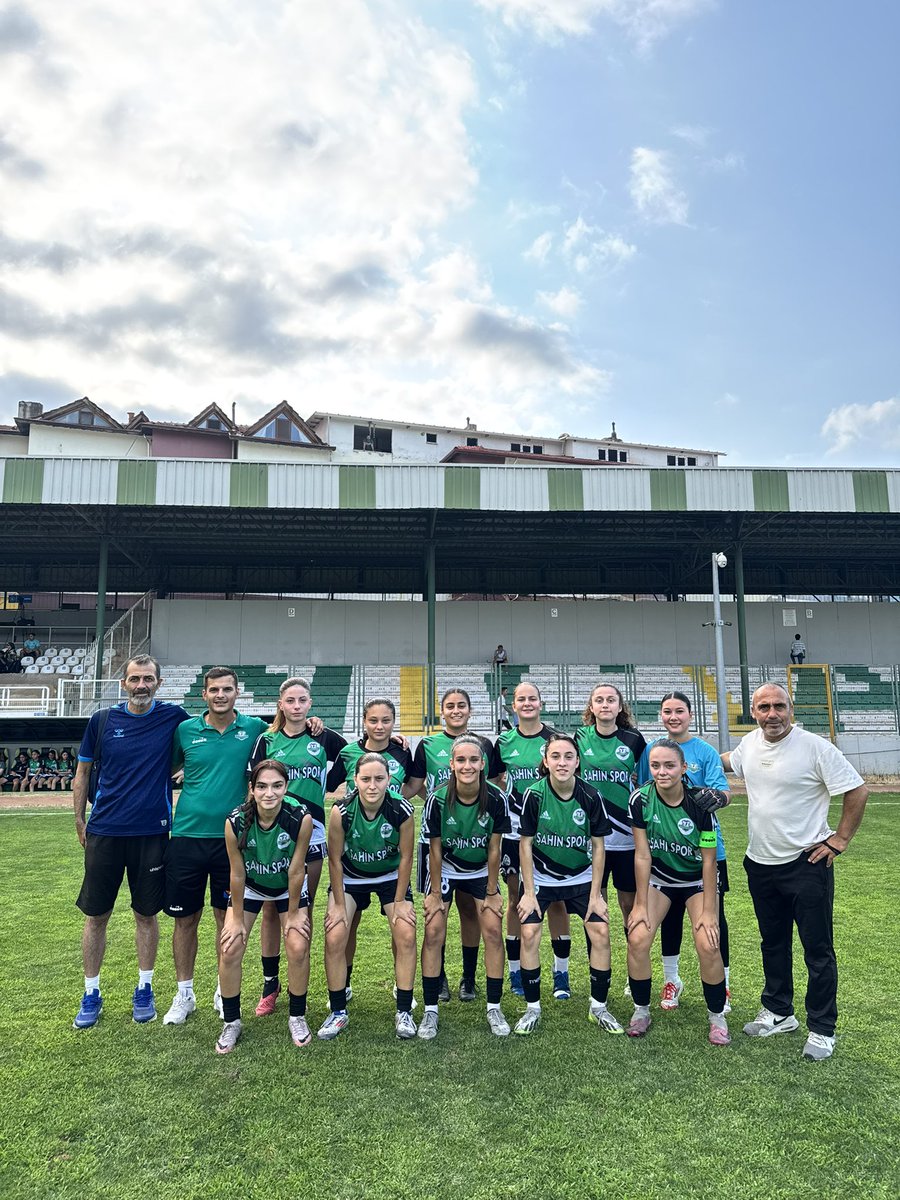 Gençliğin cesareti, Sakarya’nın inadıyla sahadayız!U17 kadromuzla Kadınlar 1. Ligi’ne adım atıyoruz.Bahanelerle değil, hayallerimizle oynuyoruz.Bu yol, sadece bir lig mücadelesi değil;
bir şehrin kızlarının sahadaki var olma savaşı! Destek yoksa, U17 var!
Gençliğimizle,inancımzla