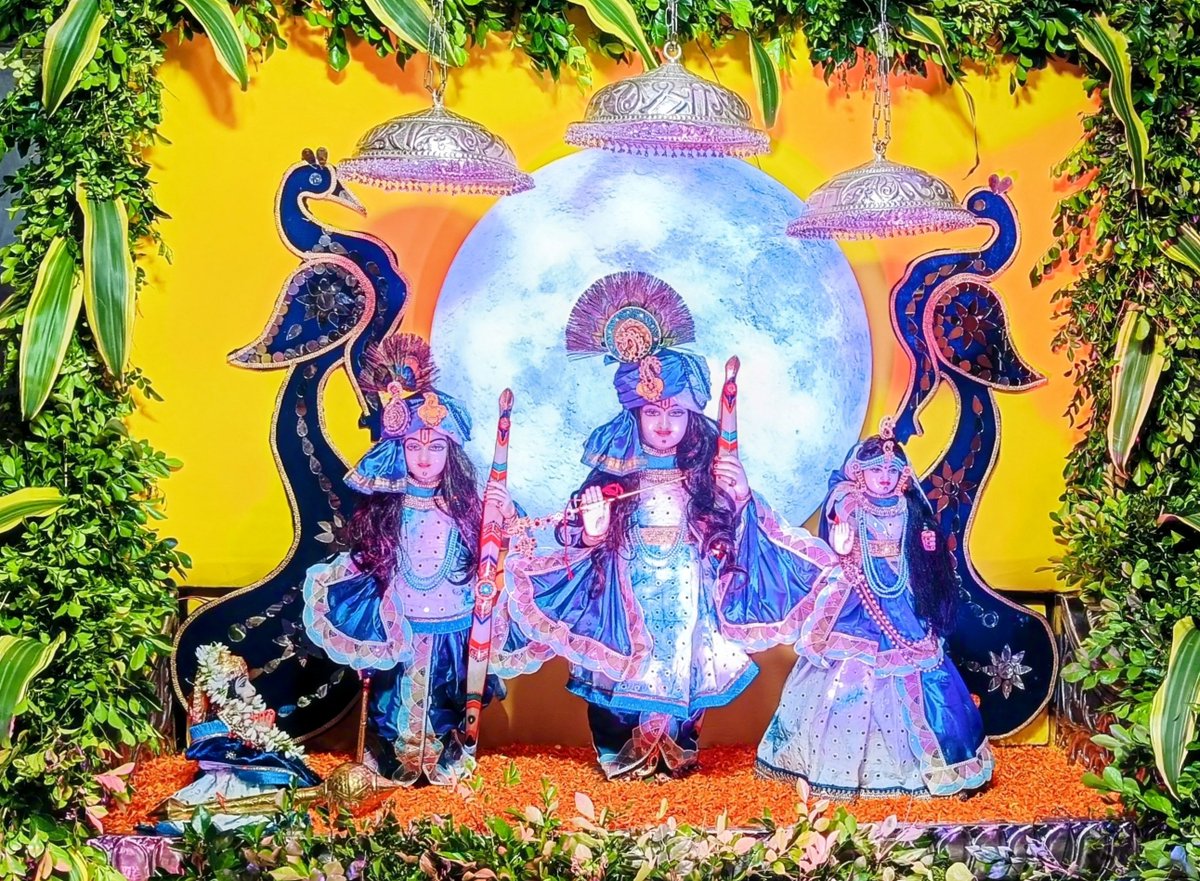 devnancy1's tweet image. Celebrate the birth of Nandlal with devotion, joy &amp;amp; blessings 🌸 #HappyJanmashtami✨