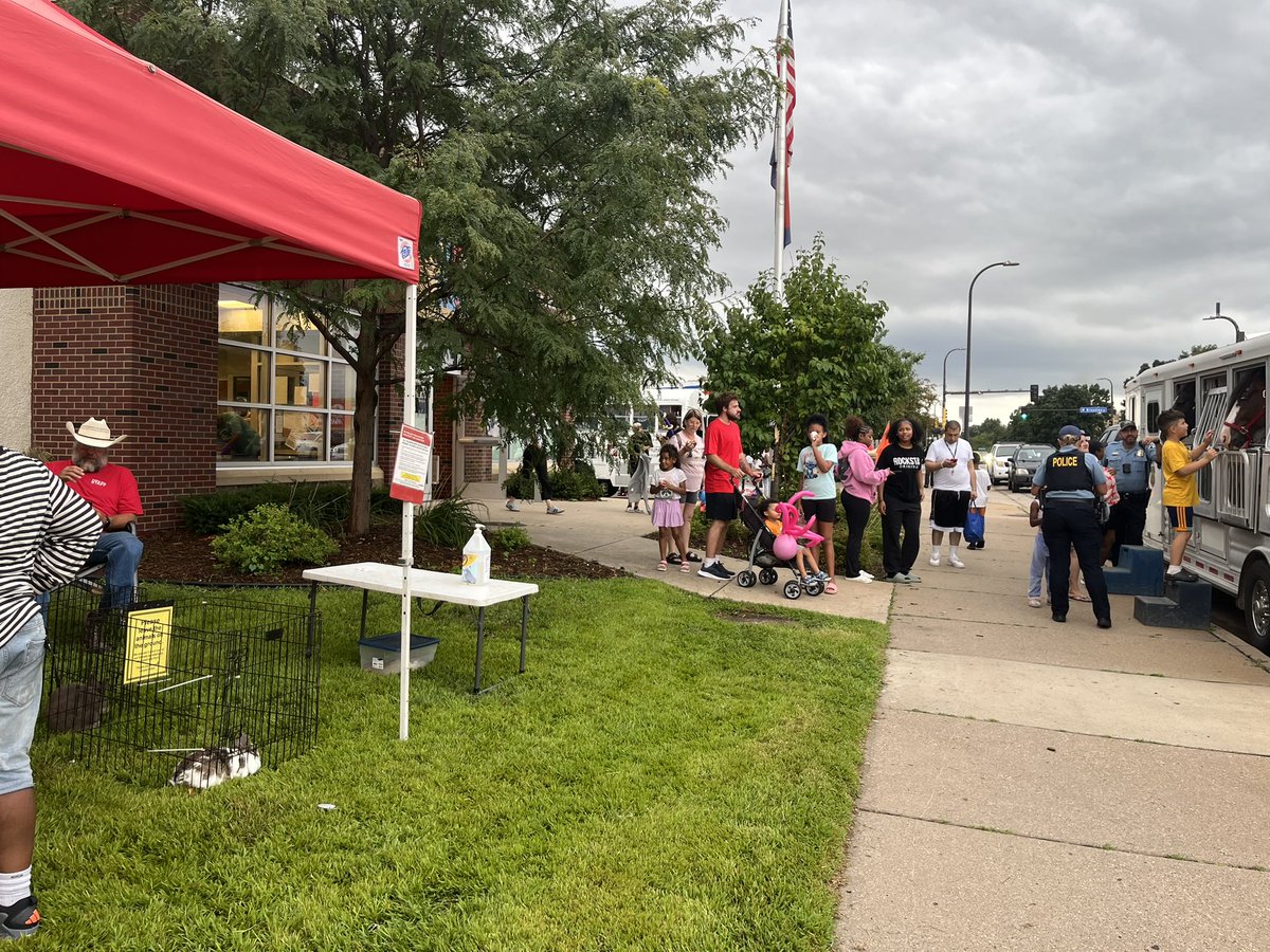 Another great day on Friday of hundreds of backpack giveaways by <a href="/salvationarmy/">The Salvation Army</a> Northern Division, with some fantastic volunteer help from <a href="/NadeauDanny/">Danny Nadeau</a> &amp; <a href="/RepFueLee/">Fue Lee</a> and <a href="/anquam62B/">Anquam Mahamoud</a>