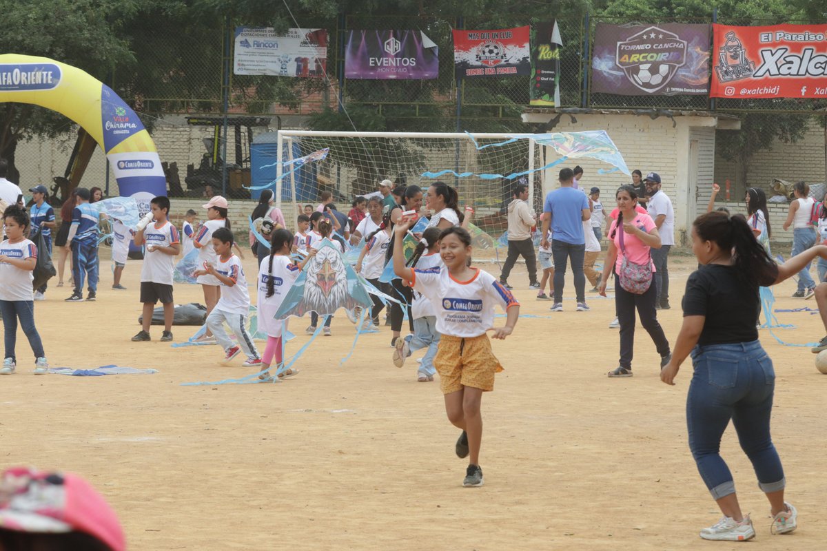 comfaoriente's tweet photo. El Festival de Cometas de nuestro programa Jornada Escolar Complementaria llevó un día de sonrisas y grandes emociones a los niños, niñas y jóvenes beneficiarios. ¿Dónde? En la cancha de fútbol Arcoíris en la ciudadela La Libertad de #Cúcuta.
Somos #ComfaOriente https://t.co/T3co8BFPqq