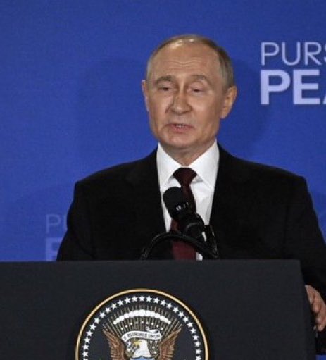 Надев костюмчик новый,
Аляску посетил
Полутораметровый
Кремлевский педофил.
🤣