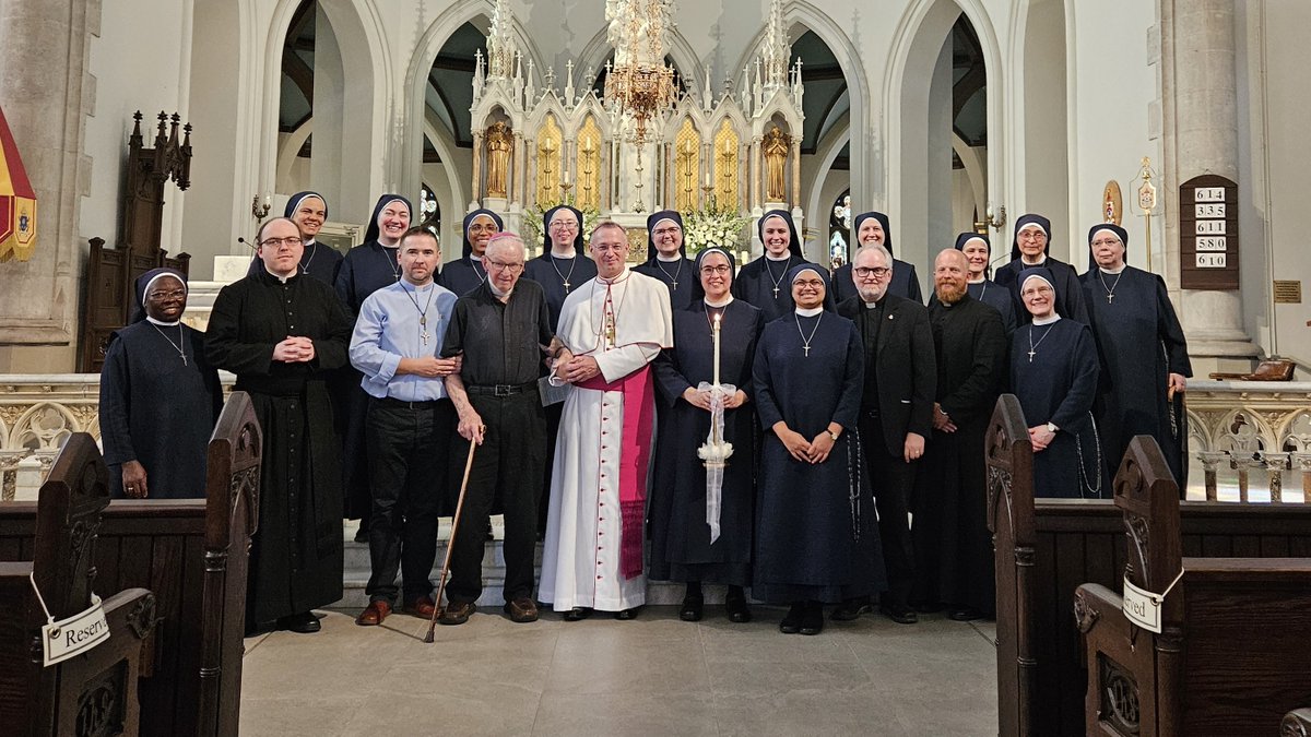 Bishop Lobsinger presided at Mass at the Basilica of Our Lady Immaculate Guelph on the Solemnity of the Assumption and the Sisters of Our Lady Immaculate (SOLI) celebrated the 25th Anniversary of Sister Bernadette Caron's profession of vows. Congratulations Sister Bernadette!