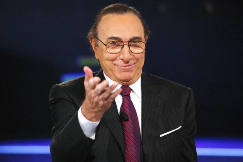 💔 La #Sicilia piange #PippoBaudo, simbolo della nostra terra e della televisione italiana.

Ha portato sempre con sé l’orgoglio delle sue radici siciliane.

Oggi perdiamo un pezzo della nostra storia, ma il suo ricordo rimarrà vivo nel cuore di tutti noi.

#RegioneSiciliana