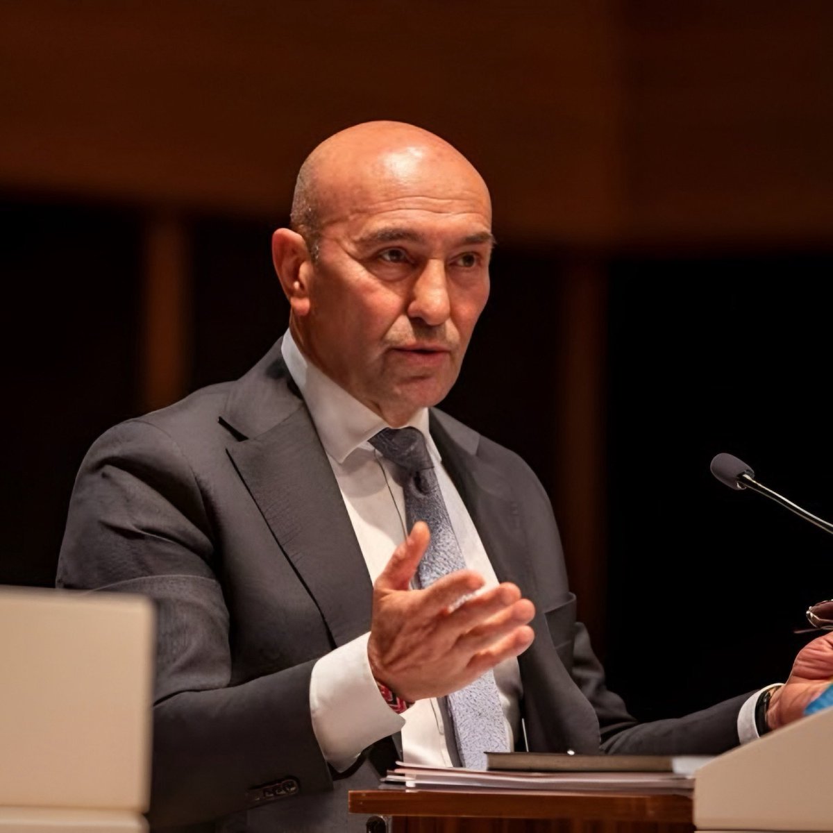 İNSANLARIN PARASINI YE SONRA DA VİZDAN DAN BAHSET YÜZSÜZ