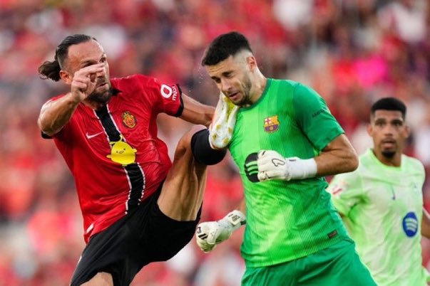 FRBarca_'s tweet image. 🚨Joan García : 

« Je n&apos;ai pas vu le ralenti, mais il m&apos;a frappé au visage. La VAR dit que c&apos;est un carton rouge, donc c&apos;est le cas. »