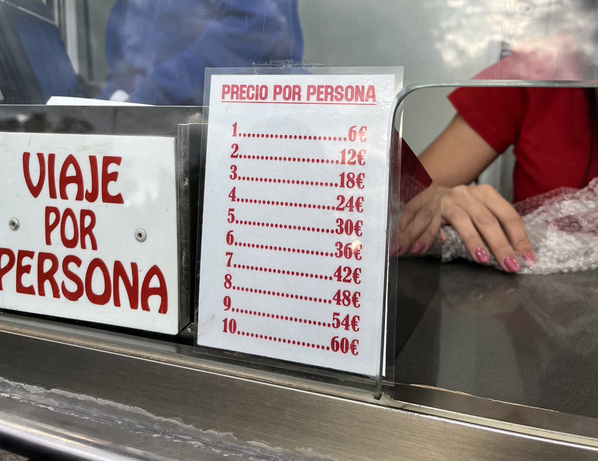 sergionavarru's tweet photo. Parece una oferta, pero es la tabla del 6 https://t.co/glZuNDw75d