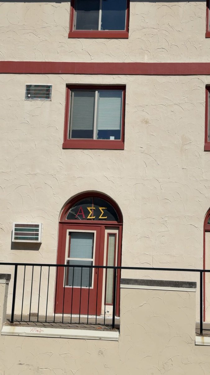 RealRJSarge's tweet image. 8 follower Frat reveal #ass #selfdox