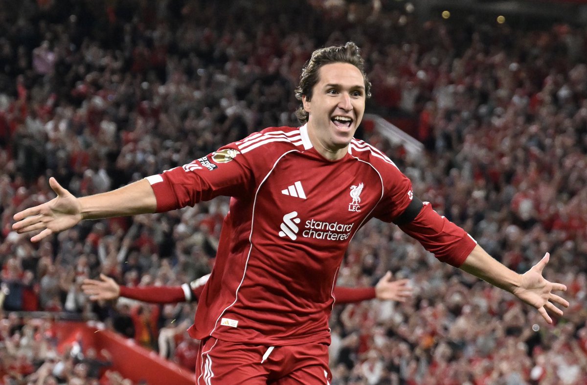 AnfieldEdition's tweet photo. Chiesa: “My goal is also dedicated to Arne Slot. He’s always been great with me since day one”. https://t.co/7MEkl03Sh2