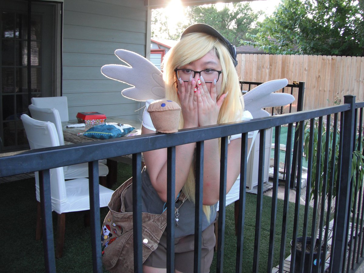 clovibun's tweet image. these are weeeeeks old but i cosplayed derpy :D #derpyhooves #mlpderpy #mlpcosplay