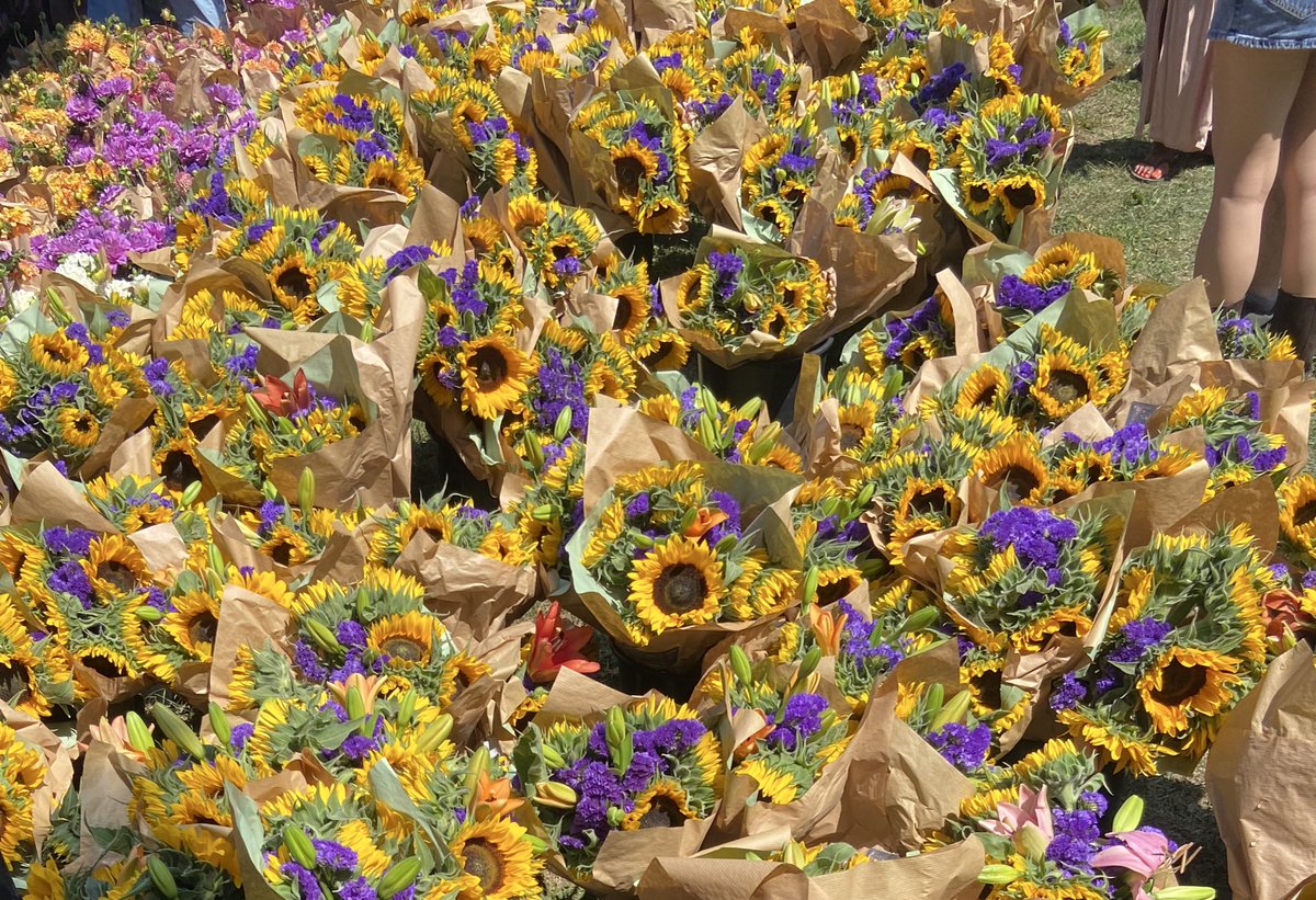 Love flower market days 🌻