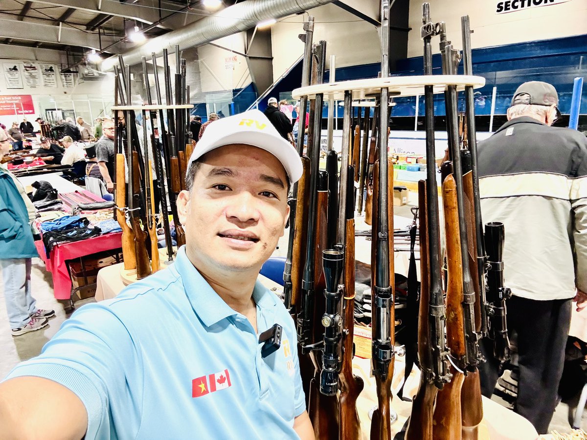 360canada's tweet photo. 42 tuổi mới được cầm cây súng thật 🔫

Mời các bạn đón xem video vào lúc 7h sáng ngày chủ Nhật theo giờ Việt Nam.
6h giờ tối theo giờ Canada 🇨🇦 
16/8/2025( Canada) https://t.co/Ieu5lcH3M3