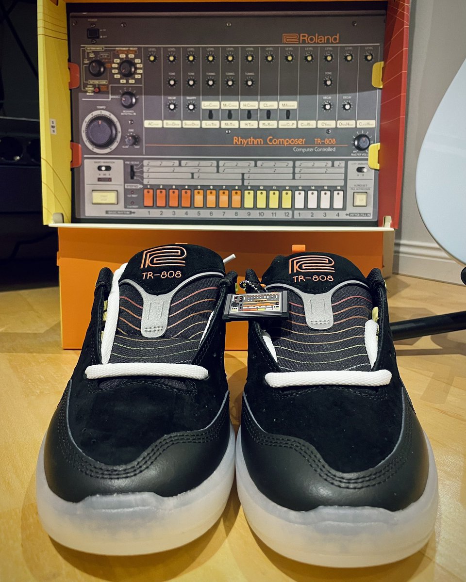 AJTaudio's tweet photo. New shoes for an audio nerd like me 😎
#audioengineer 
#soundengineer
#tr808 https://t.co/j29UUGjm64