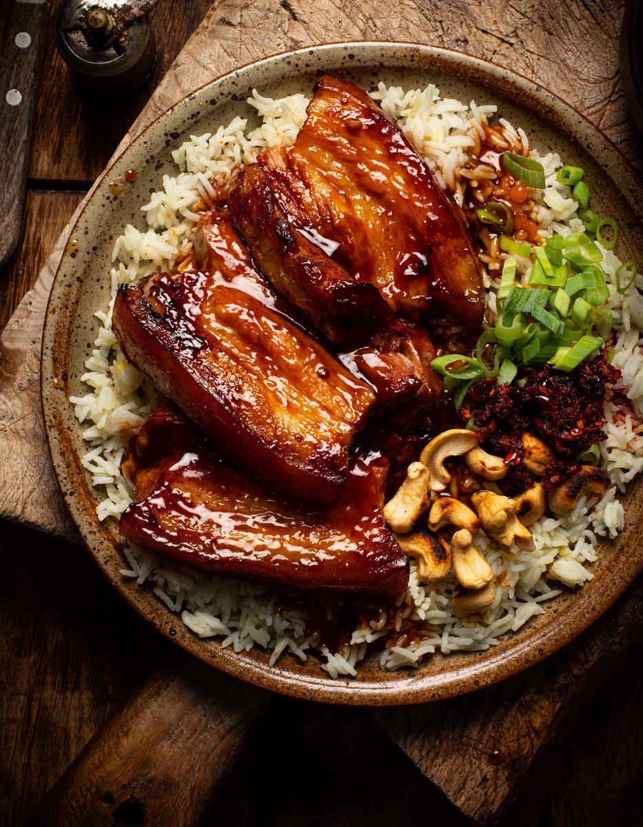 Movie night (Enter The Dragon), with Sweet and Sour Pork Belly, Toasted Cashews, Spring Onions and Lao Gan Ma. The sauce is pretty much a glaze made with brown sugar, rice vinegar, soy sauce and a squirt of ketchup, if you want to go a bit maverick. Recipe on m’Insta. #Movies