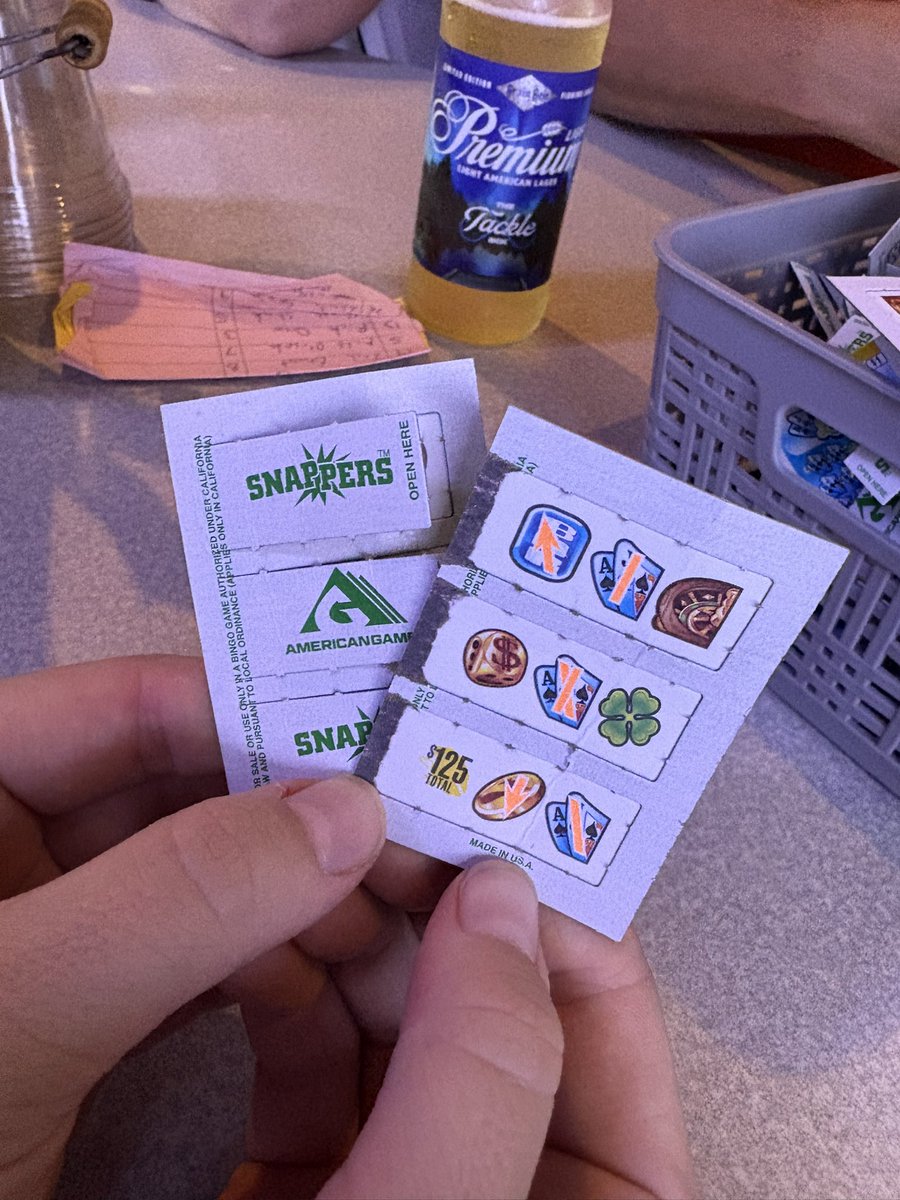 Ltown_Orioles's tweet image. #KnapperSnapperPullTabs #LineEmUpForTheOs #EJs #DaveysFratHouse