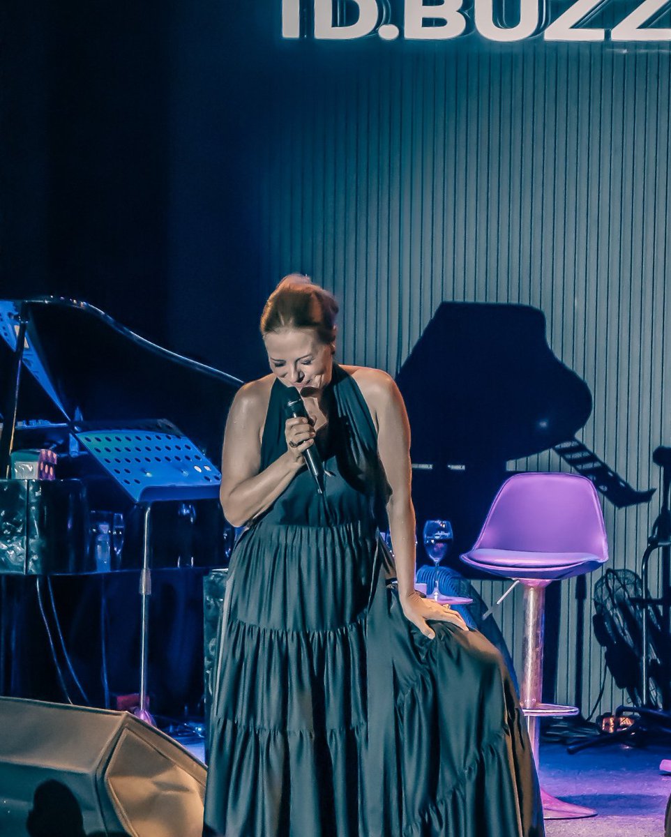 Must_Ent's tweet photo. Zuhal Olcay @zaibodrum konserinden🎶✨️

#MustEntertainment #MustEnt
#Konser #Organizasyon #Prodüksiyon #Etkinlik #ZuhalOlcay https://t.co/mbpk5Ymlhp