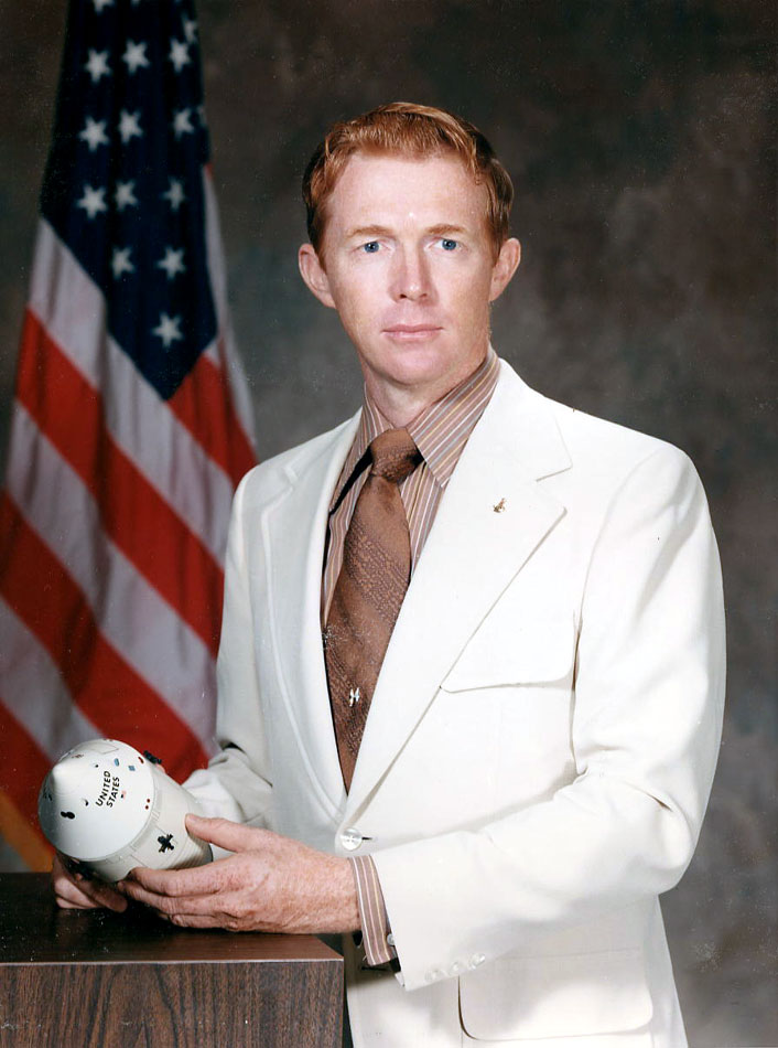 Today, we remember ASE member Stuart Roosa on his #birthday. Roosa flew to the Moon in 1971 aboard Apollo 14. ✨