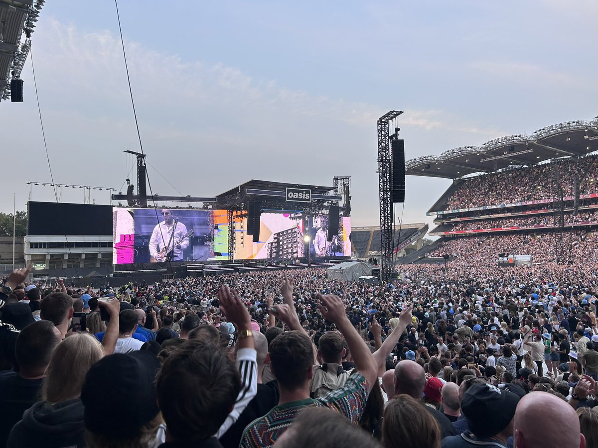 “I think I’m a Croke Park virgin. We haven’t played here before have we? 

All I do know is this is the soberest I’ve been in Ireland since I was about four or five or something like that" (Liam Gallagher)

#OasisLive25