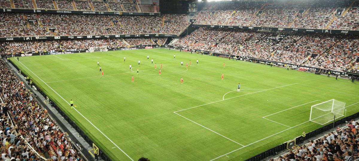 Echando de menos cambios como Orri de 9 y Jon Martín acompañando a Caleta Car... #realsociedad