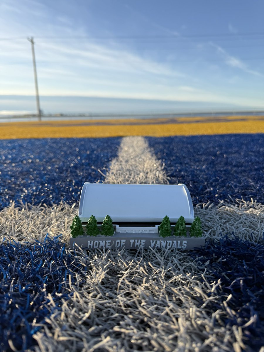 Cathy Parker Field 🤝 Kibbie Dome

Weird meets weird