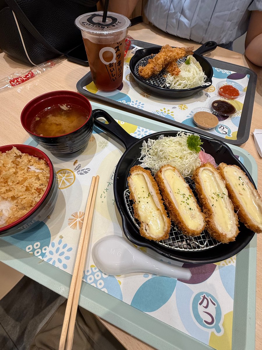 tooekis's tweet photo. Surabaya dayum… seminggu jadi maba = seminggu jadi full time food explorer https://t.co/I6twu8Q7da