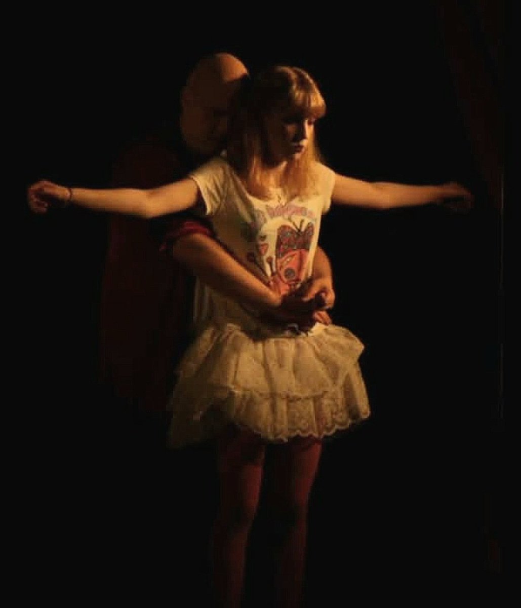owikj's tweet photo. #theatreplay🎭
Gycklarna's Hamlet (The Jesters's Hamlet), from 2012.
#hamlet #ophelia #sowaybacksaturday #theatre #theatrestage #actors #actresses
#actorslife #actor #princeofdenmark #noblewoman https://t.co/TDfC8QbrRi