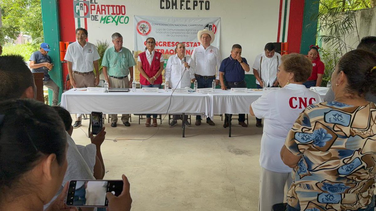 PRIQRooOficial's tweet photo. Con gran éxito celebramos en Felipe Carrillo Puerto el Congreso Estatal Extraordinario de la CNC Quintana Roo.
Acompañados por Cora Amalia Castilla Madrid, Luis Martín López, dirigentes estatales, municipales del PRI y la gran militancia cenecista. 🌱✨
#CNC #PRIQR https://t.co/vBgY24eYPX