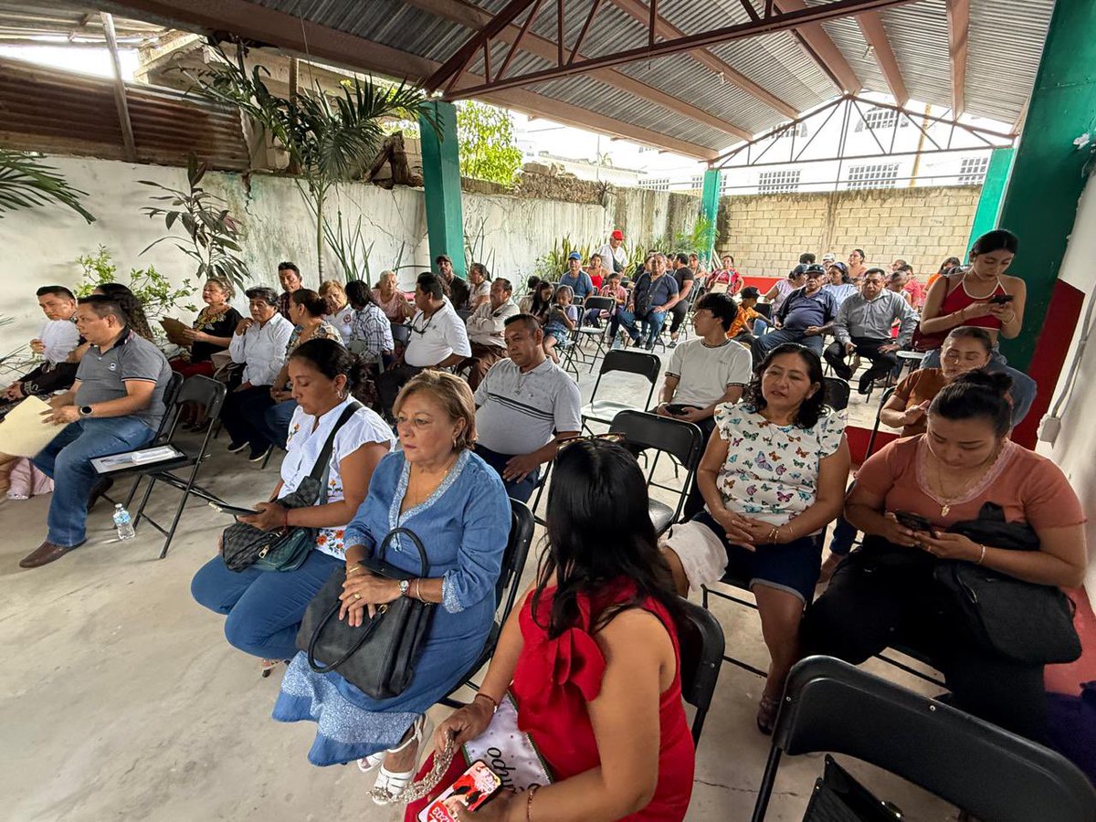PRIQRooOficial's tweet photo. Con gran éxito celebramos en Felipe Carrillo Puerto el Congreso Estatal Extraordinario de la CNC Quintana Roo.
Acompañados por Cora Amalia Castilla Madrid, Luis Martín López, dirigentes estatales, municipales del PRI y la gran militancia cenecista. 🌱✨
#CNC #PRIQR https://t.co/vBgY24eYPX