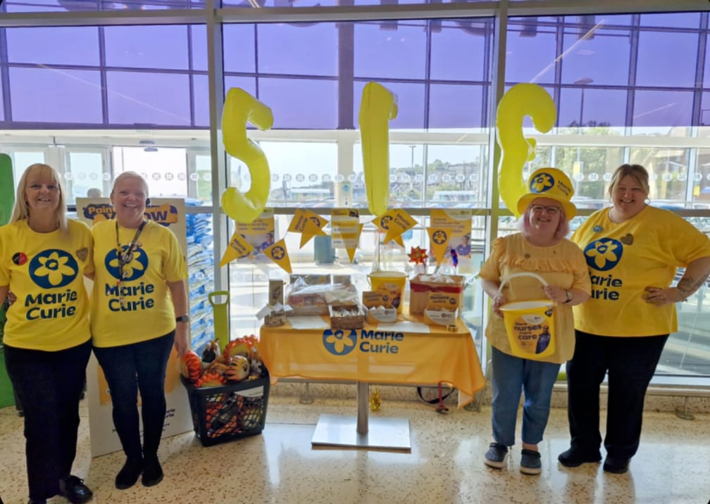 Emmygp67Emma's tweet photo. 'Painting It Yellow' for Marie Curie at Morrisons Bargoed https://t.co/AIoONU81lv