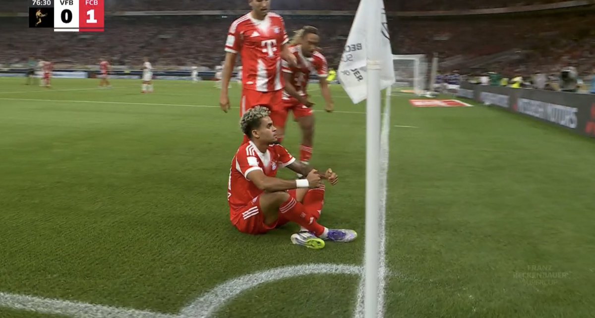 TouchlineX's tweet image. 2-0 Bayern Munich.

LUIS DIAZ SCORES ON HIS OFFICIAL DEBUT FOR BAYERN MUNICH AND DEDICATES HIS GOAL FOR DIOGO JOTA !!!!!!!!!!!!!!!!!!!!!!!!!!!!!!!!!!!!! ❤️❤️❤️