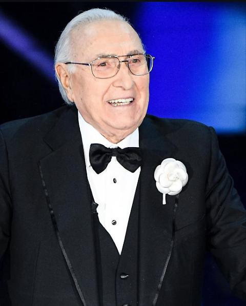 #PippoBaudo il presentatore più amato un vero fuoriclasse che ha rallegrato le serate di intere generazioni di italiani
