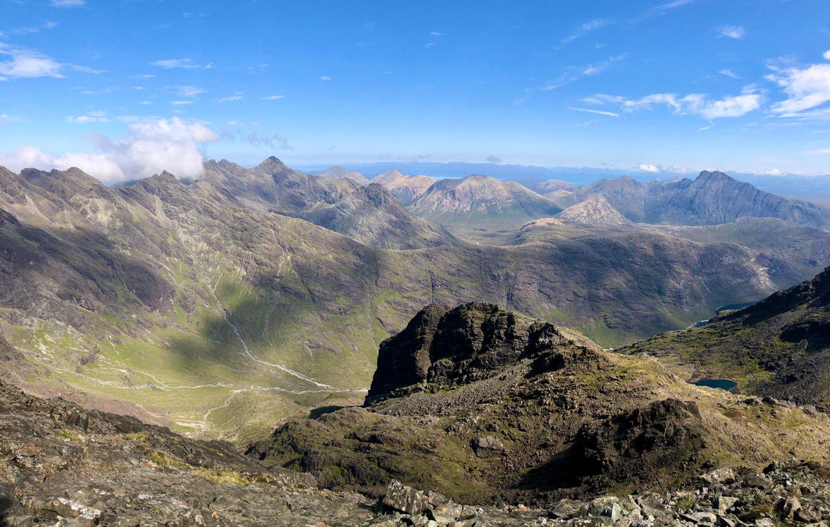 ilona_turnbull's tweet photo. 5 years ago today - finishing off my last Cuillin Sgùrr MhicChoinnich on an exceptionally wonderful day. Won’t ever forget it. #cuillin #scotland #hiking #skye #respectprotectenjoy @VisitScotland @VisitSkye @Mountain_Scot @skyeguides https://t.co/g1emDVtAoG
