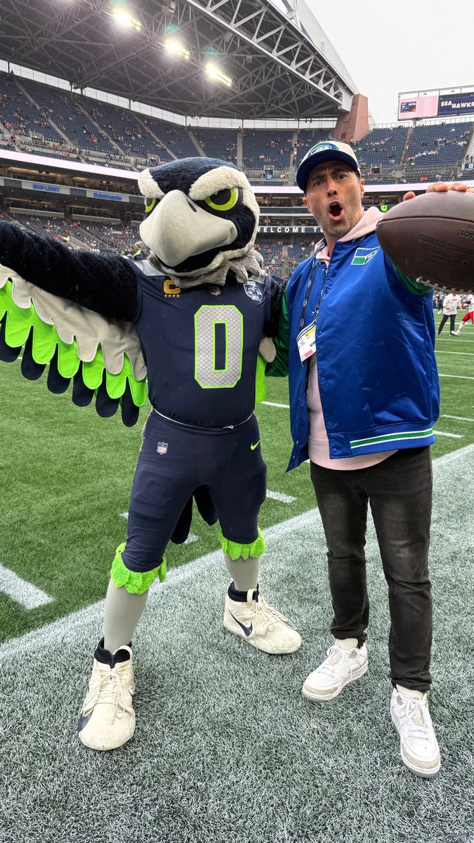 adamraycomedy's tweet photo. Bucket list day in SEATTLE🏈🏈🏈
Thanks to @Seahawks for letting me call the game on radio w/ living legends Steve Raible &amp; Dave Wyman🤘 https://t.co/S9Hy5aNxVV