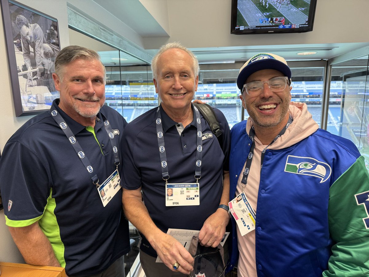 adamraycomedy's tweet photo. Bucket list day in SEATTLE🏈🏈🏈
Thanks to @Seahawks for letting me call the game on radio w/ living legends Steve Raible &amp; Dave Wyman🤘 https://t.co/S9Hy5aNxVV