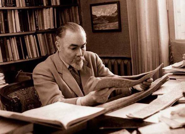 Russia's tweet photo. 📚 #OTD in 1902, famous Russian orientalist & linguist, Yuri #Roerich was born
A brilliant scholar, he:
🔸 Translated the Tibetan historical survey The Blue Annals
🔸 Compiled a monumental 11-volume Tibetan–Russian–English dictionary still in use today
🔸 Mastered 30+ languages https://t.co/1vQfQ0N268