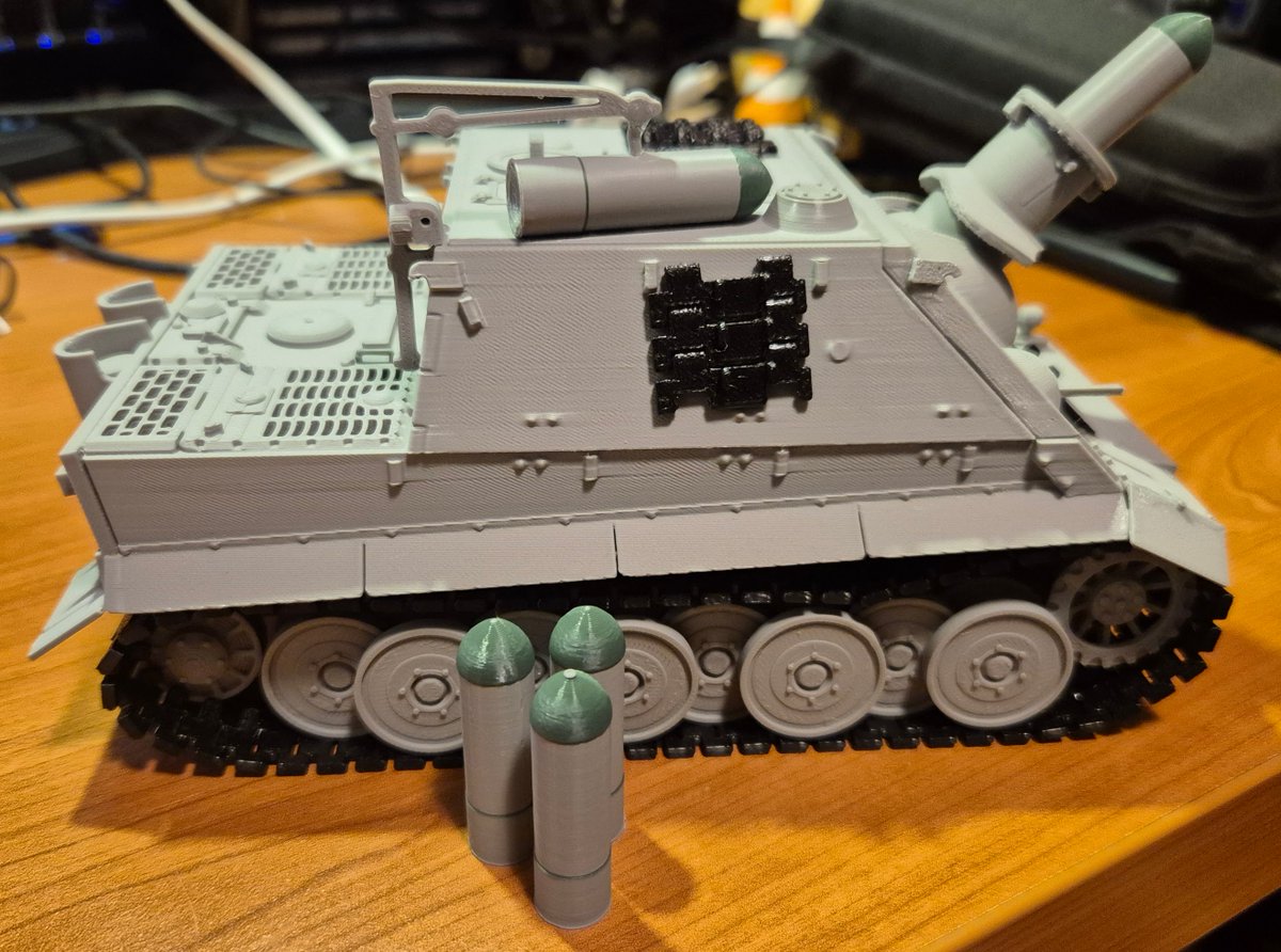 Vilda007's tweet photo. Tak tenhle model Sturmtigera je fakt pecka!
#3dprint #3dtisk #VildaTiskl #tank #Sturmtiger.
(odkaz v komentáři). https://t.co/xgB7LxboDq