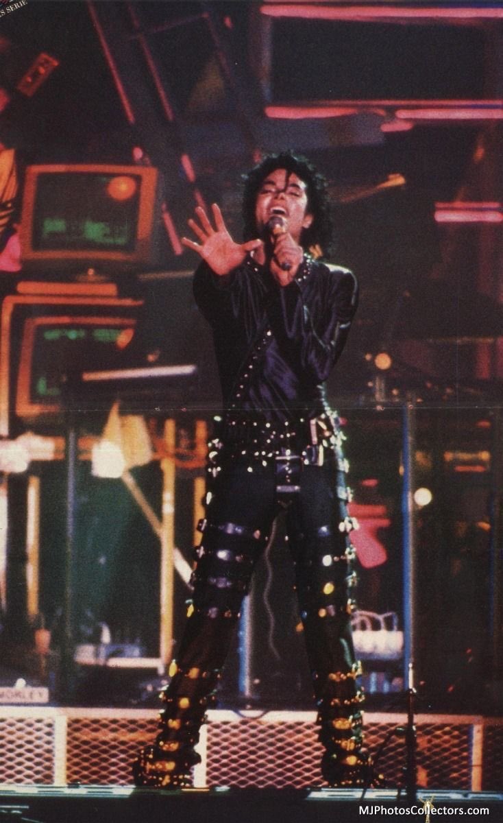 catie_thriller's tweet photo. I will never shut up about how damn good he looked in this fit🧎🏼‍♀️🧎🏼‍♀️🧎🏼‍♀️ https://t.co/owGE1yDTB1