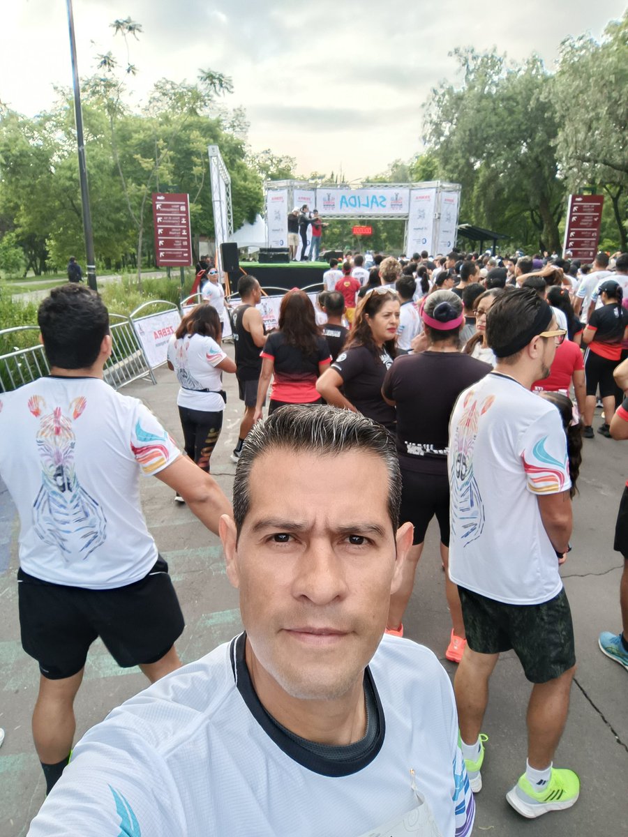 luisfelipevg's tweet photo. Seguimos cada día aprendiendo, preparándonos y avanzando, tanto en el ámbito personal, en el empresarial, así como también en el político, muchas gracias a todos, en especial a mi familia, por todas sus enseñanzas y por compartir conmigo estos 52 años, los amo 🫶🏼 https://t.co/9Bl4uGNNUP