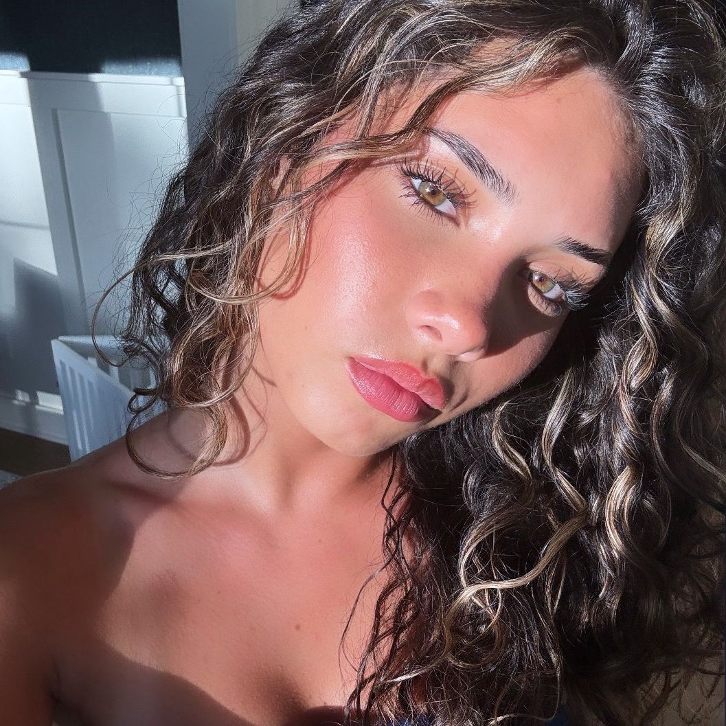 marina 🦢 tweet media
