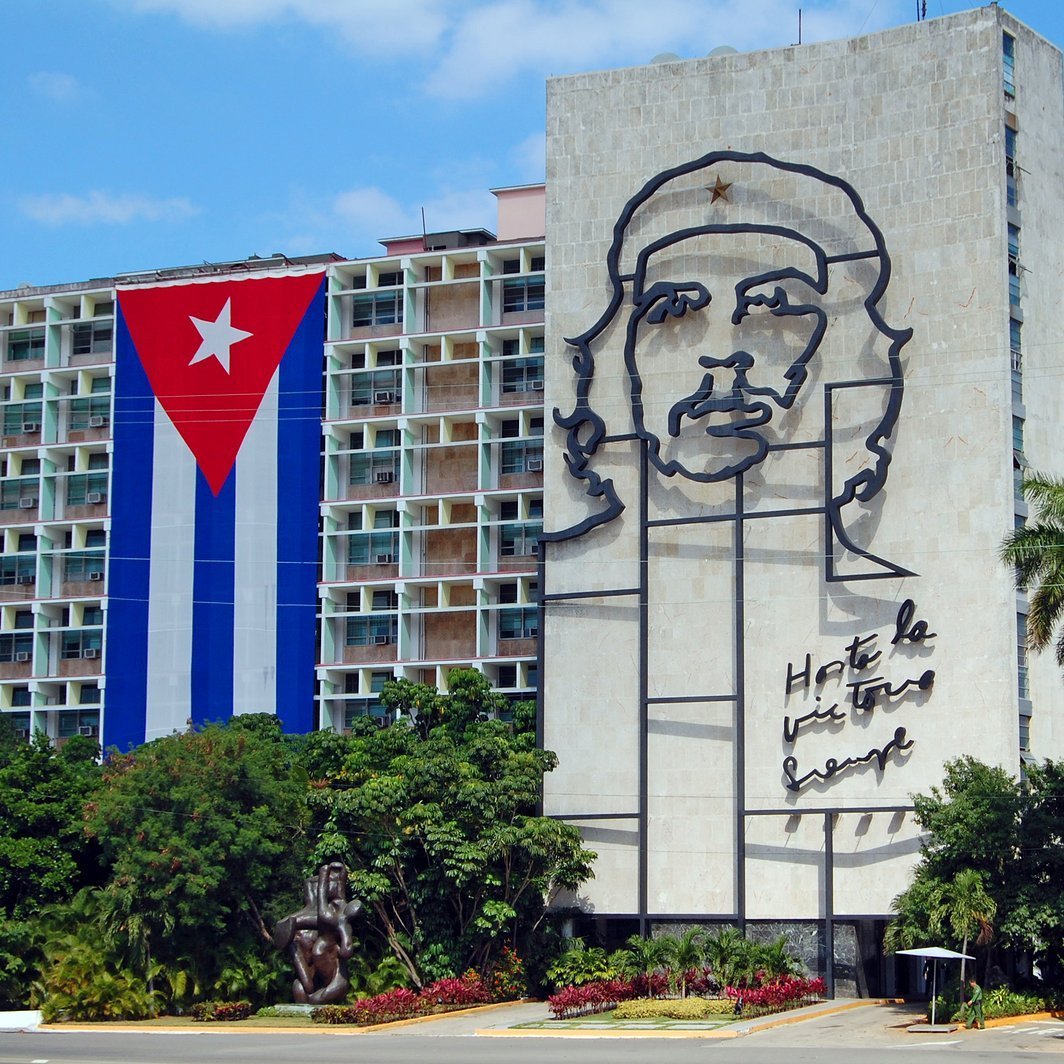 republiqueBRA's tweet photo. 😷 🇨🇺 Médico cubano do programa Mais Médicos, que permaneceu no Brasil por meio de uma liminar, revela que recebia salário de R$ 2.900, mas NUNCA soube que Cuba recebia R$ 11.400 pelo seu trabalho. https://t.co/qY90xLsZxf
