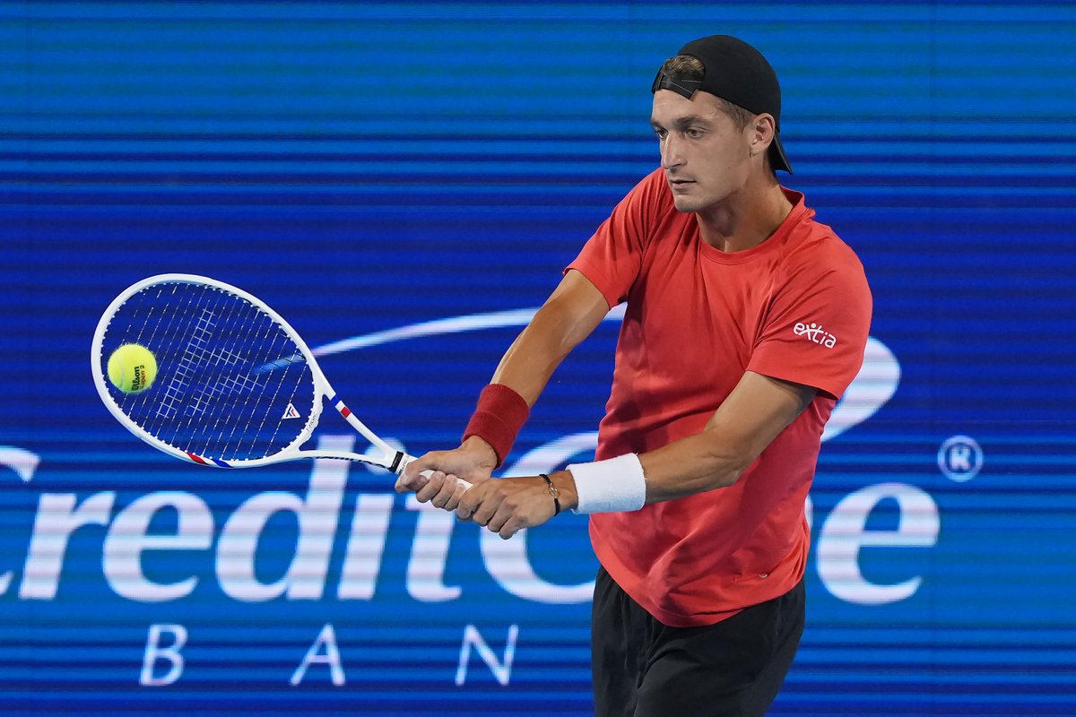 Noche y madrugada de tenis en Cincinnati. 

🏆 ATP 1000 Cincinnati | 1/2 de final 
✅ 𝐓𝐎𝐃𝐎 𝐈𝐍𝐂𝐋𝐔𝐈𝐃𝐎 en tu suscripción a <a href="/MovistarPlus/">Movistar Plus+</a>.

🆚 Sinner - Atmane
📺 Movistar Plus + (dial 7) | 21:00 

🆚 Alcaraz - Zverev
📺 Vamos por M+ (dial 8) | 0:00

#LaPistaDelTenis