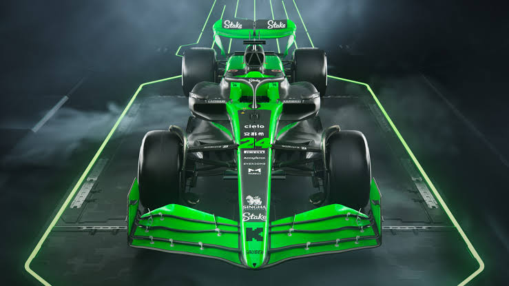 UsTolga's tweet photo. @motorsportcomtr Yemyeşil bir kick sauber https://t.co/DPdSn8MNM7