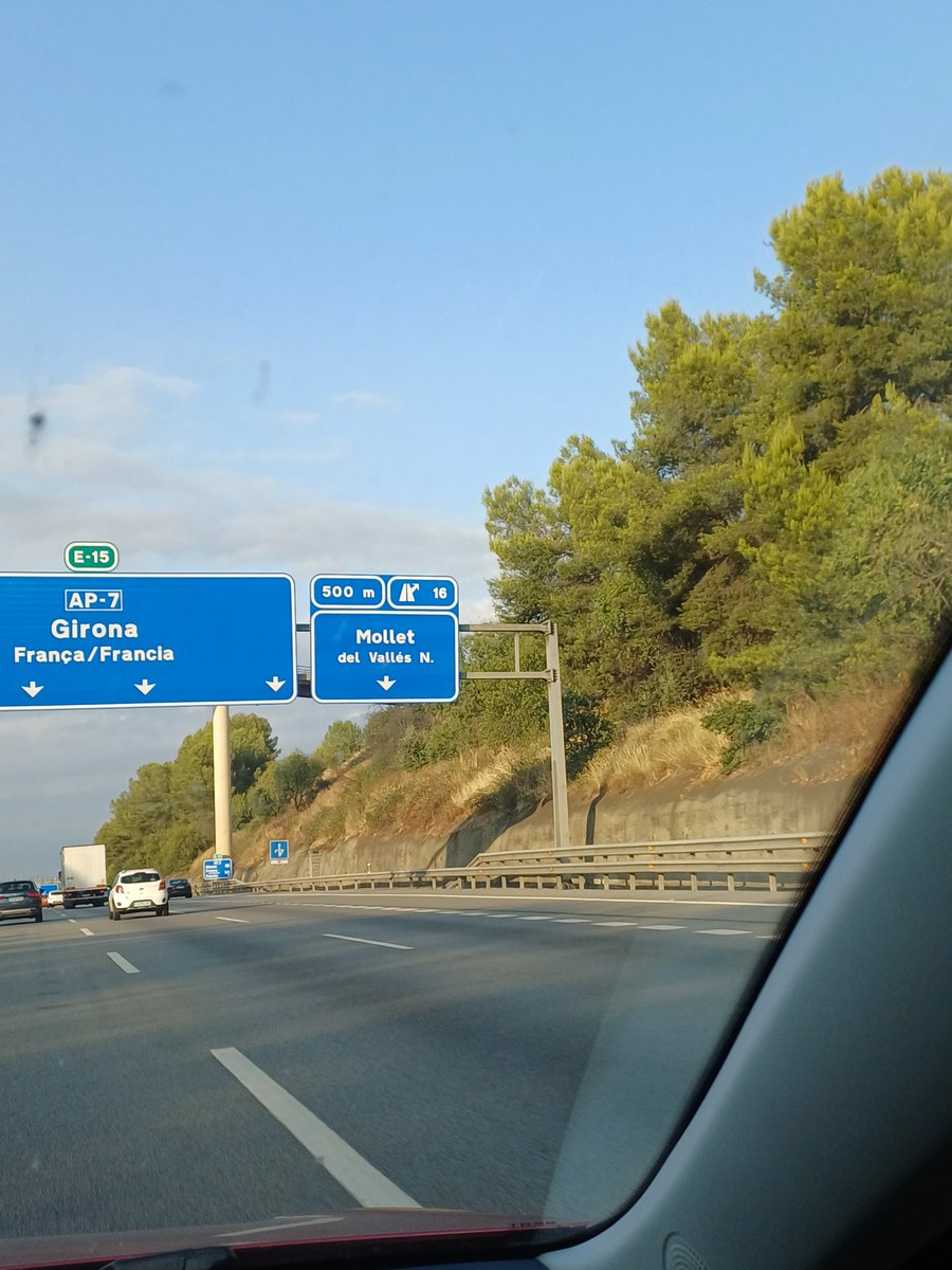 CATerrades's tweet photo. Toponímia amb #caterrades a l'AP-7 #RadarsLingüístics https://t.co/KjkNd7kDhZ