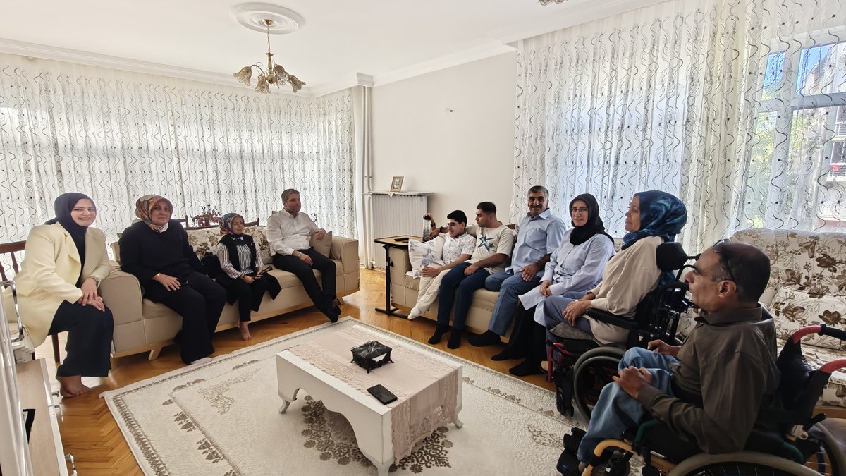 TOGEMDER Yönetim Kurulu Üyemiz Sayın <a href="/sibel_birer/">Sibel Betül BİRER</a>, Kadın Kolları MKYK Üyemiz Sayın <a href="/NisaAte17/">Nisa Ateş</a> ve İl Başkanlığı Engelliler Koordine Merkezi Başkanımız Sayın Sema Demirelli ile birlikte Hamza kardeşimi hanesinde ziyaret ettik.

Kıymetli ev sahiplikleri için teşekkür ediyorum.