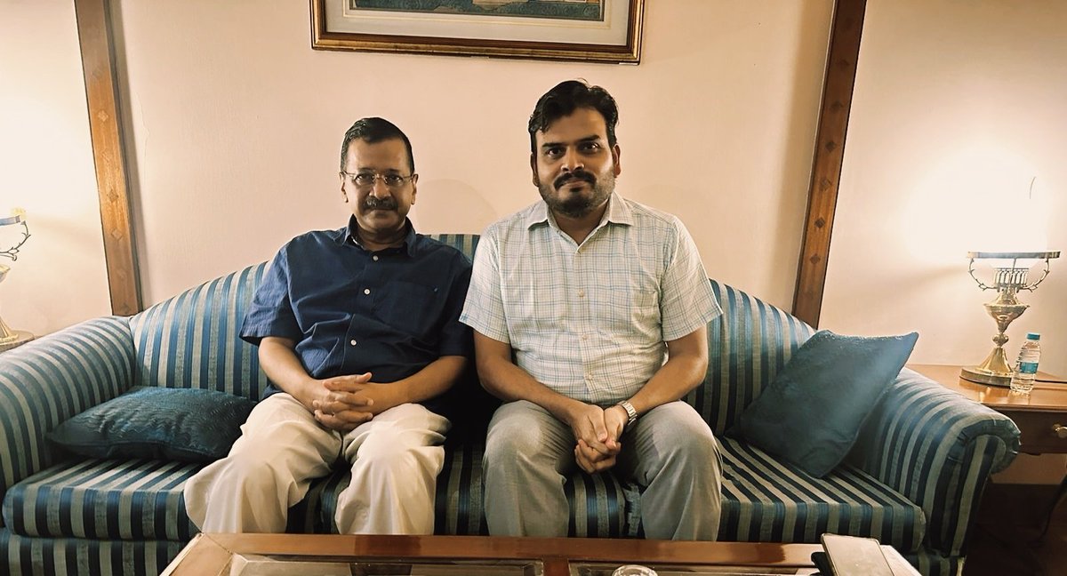 Achlendra Kr. Katiyar (@achlendra) on Twitter photo आम आदमी पार्टी के राष्ट्रीय संयोजक, दिल्ली के तीन बार के मुख्यमंत्री अरविन्द केजरीवाल जी आपको जन्म दिवस की हार्दिक बधाई!
<a href="/ArvindKejriwal/">Arvind Kejriwal</a> #HappyBirthday आम आदमी पार्टी के राष्ट्रीय संयोजक, दिल्ली के तीन बार के मुख्यमंत्री अरविन्द केजरीवाल जी आपको जन्म दिवस की हार्दिक बधाई!
<a href="/ArvindKejriwal/">Arvind Kejriwal</a> #HappyBirthday