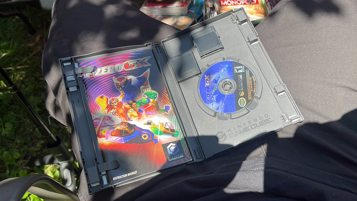 GoodThrillHuntn's tweet photo. F-Zero GX (Game Cube)
$120 Shipped (Tracking + Insurance included )
PayPal G&S & Venmo Accepted
#GoodThrillHuntin #THFPro #TheHobbyFamily #VideoGames #Collector #VideoGamesForSale #GameCube #Vintage https://t.co/7fmOj3GroI