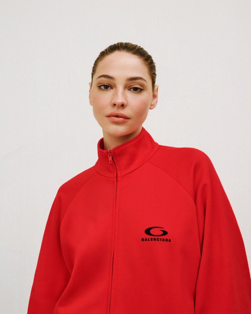 📸 | Fotos de Madelyn Cline para <a href="/Cosmopolitan/">Cosmopolitan</a>.